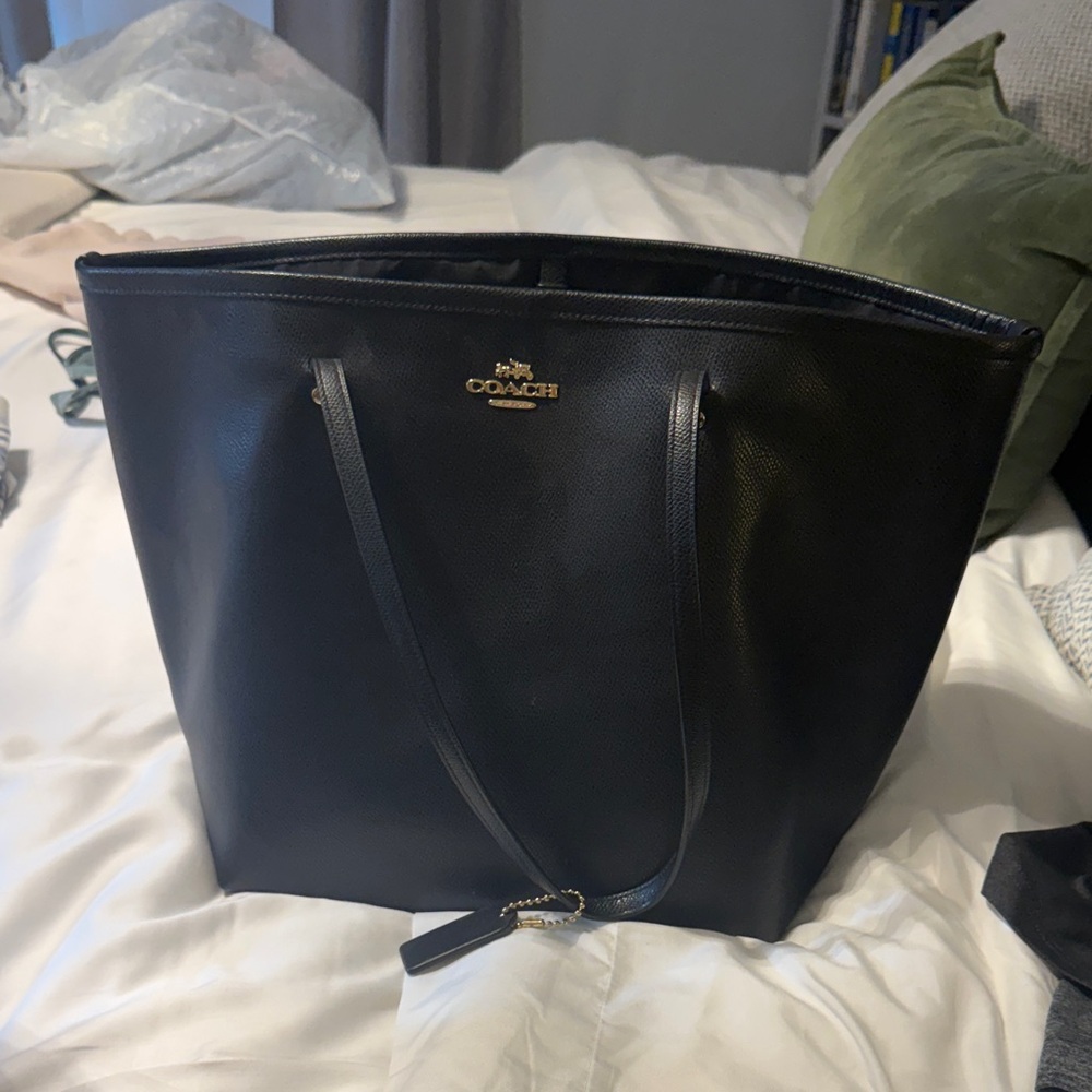 The coach city tote